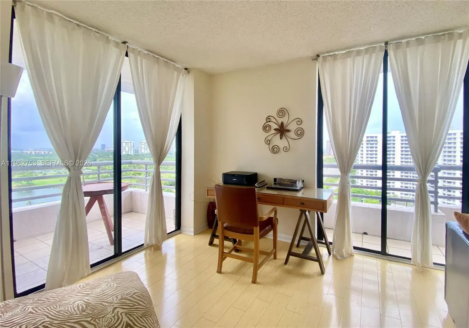 3300 NE 191st St # 1807, Aventura FL 33180