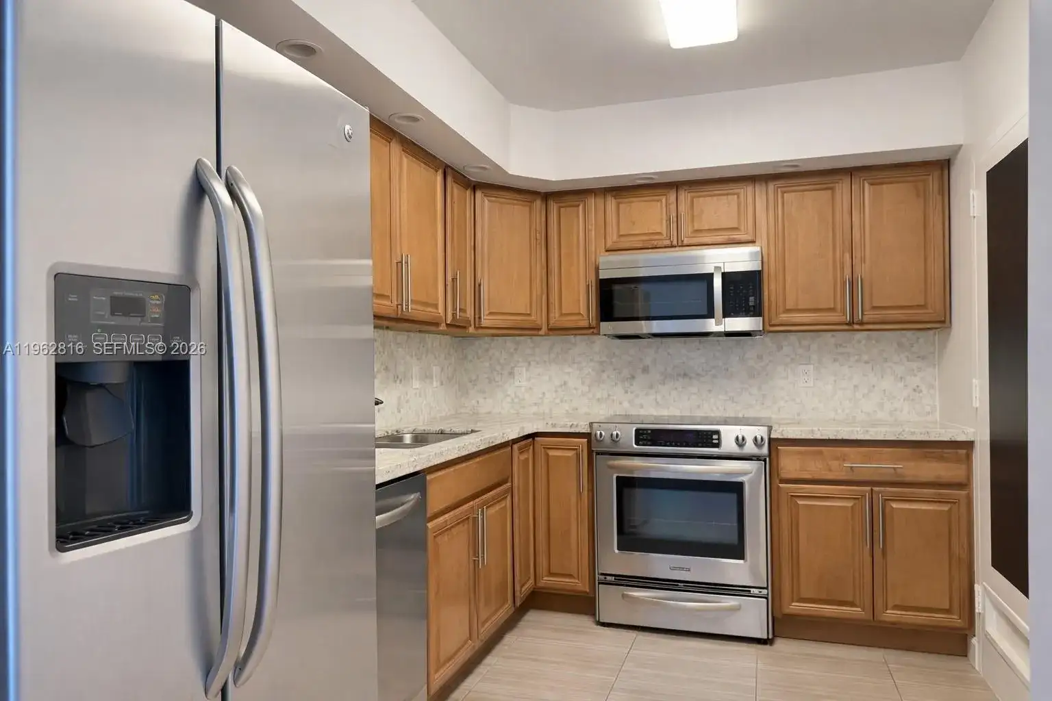 400 Kings Point Dr # 224, Sunny Isles Beach FL 33160 photo 3