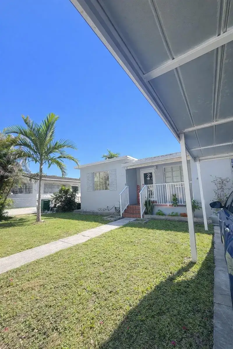 2460 NW 33rd St, Miami FL 33142 photo 3