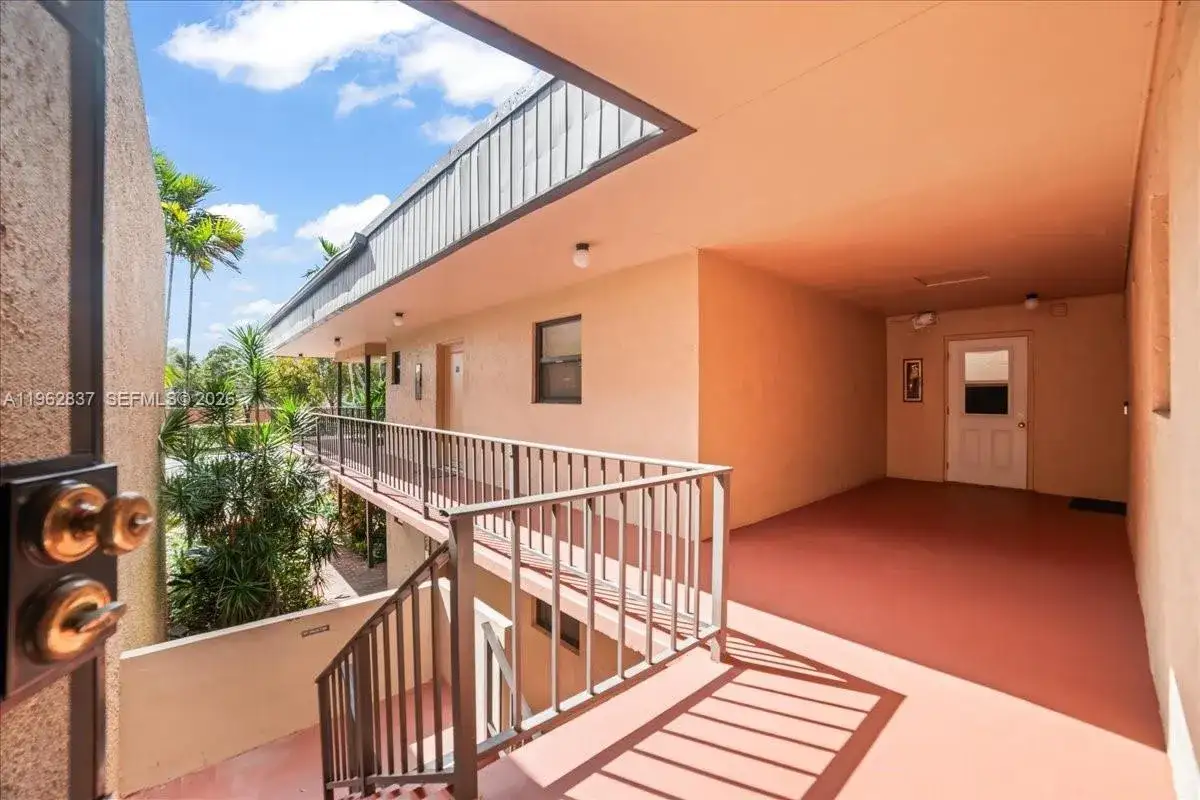 8851 N New River Canal Rd # 16E, Plantation FL 33324 photo 2