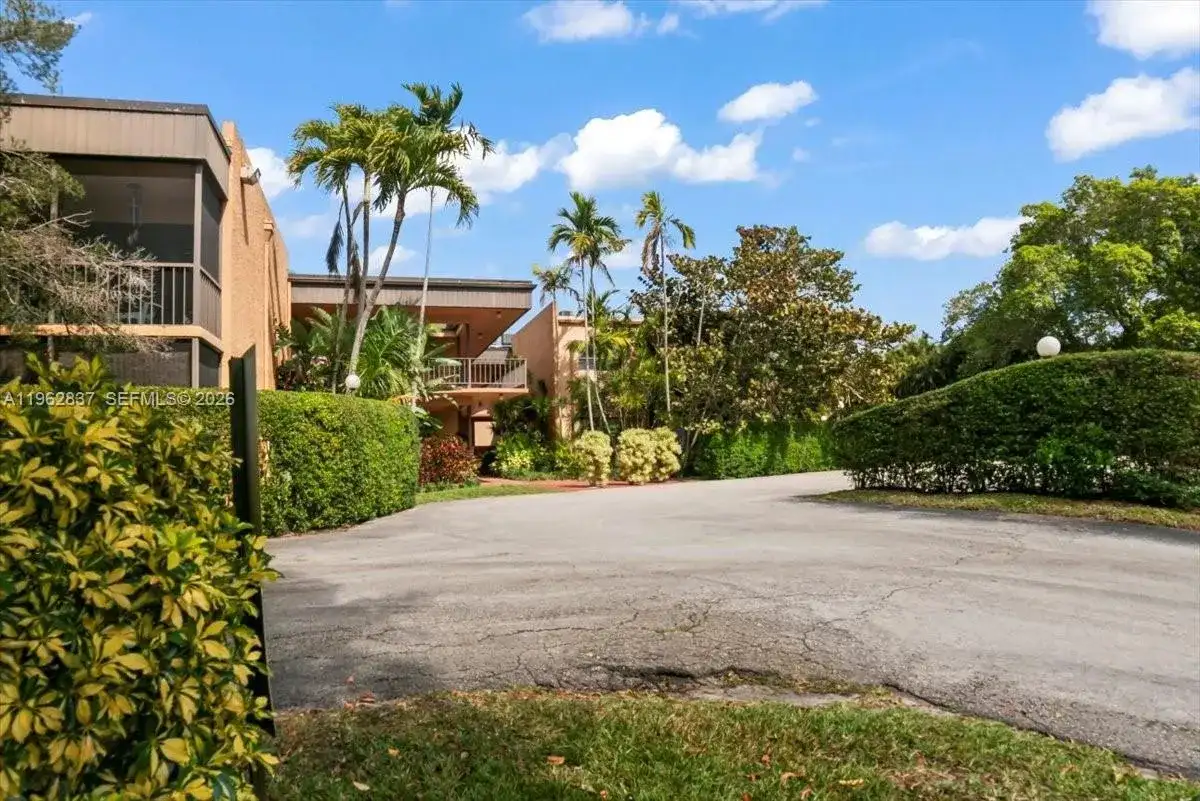 8851 N New River Canal Rd # 16E, Plantation FL 33324 photo 4