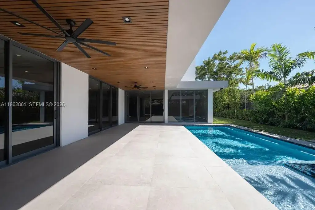 215 Shore Dr S, Coconut Grove FL 33133 photo 2