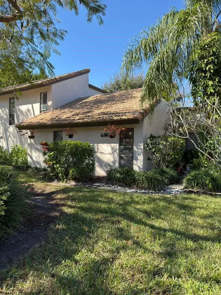 9719 N New River Canal Rd # 308, Plantation FL 33324