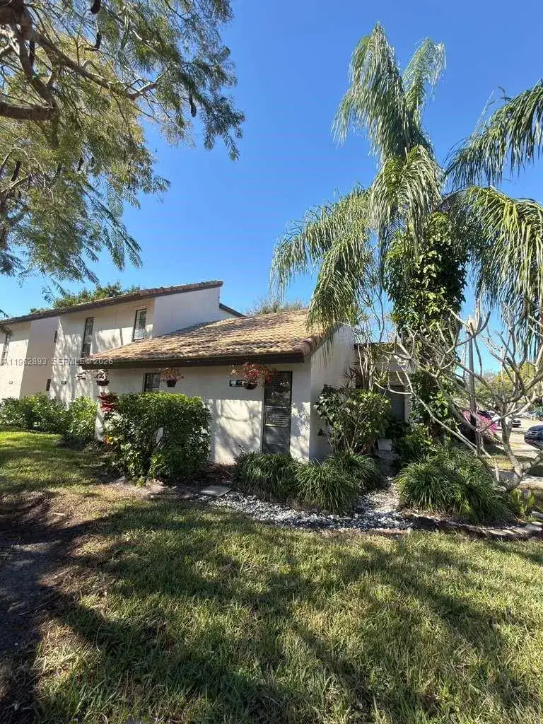 9719 N New River Canal Rd # 308, Plantation FL 33324 photo 2