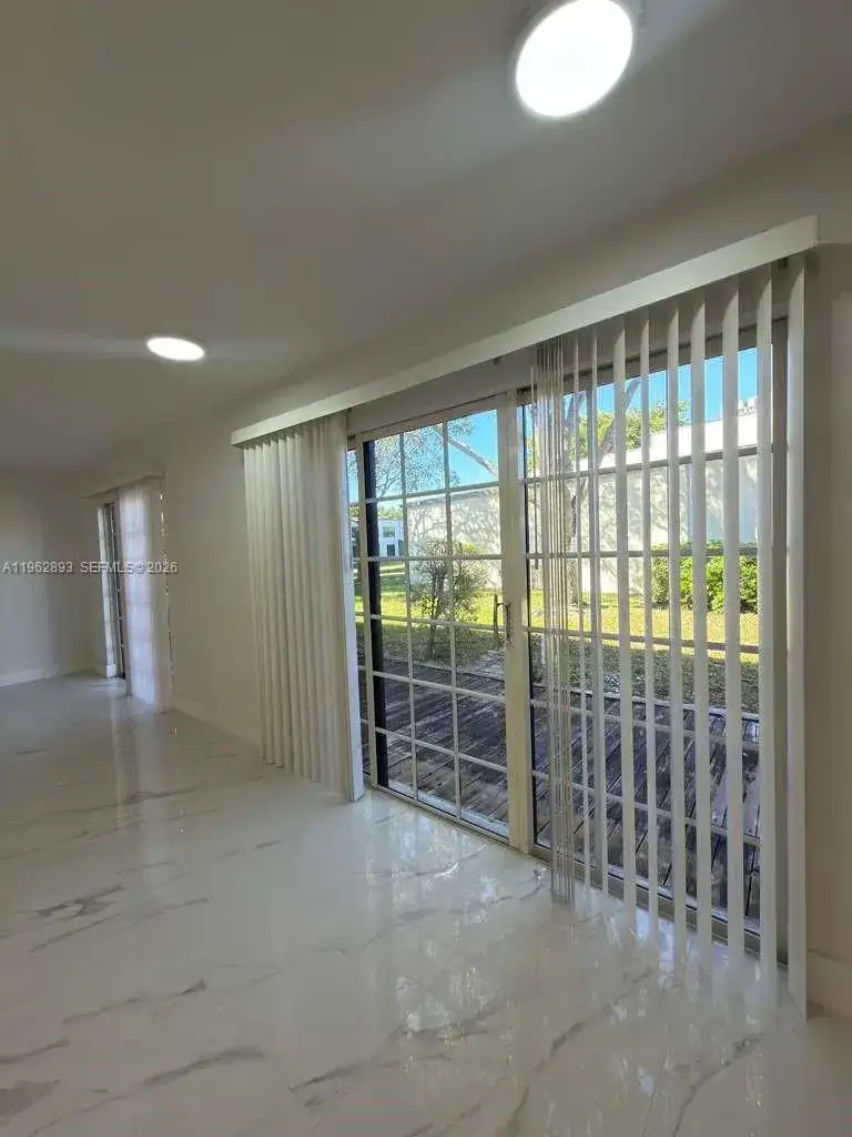 9719 N New River Canal Rd # 308, Plantation FL 33324 photo 5
