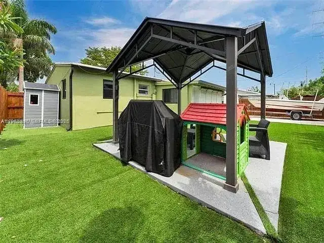 2730 NE 16th Ave, Pompano Beach FL 33064 photo 4