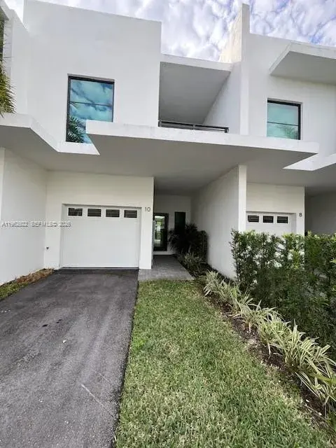2526 Pierce St # 15, Hollywood FL 33020