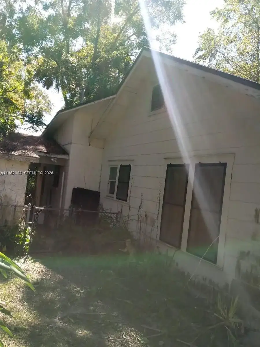 331 NE 9 AVE, Other City - In The State Of Florida FL 34470 photo 2