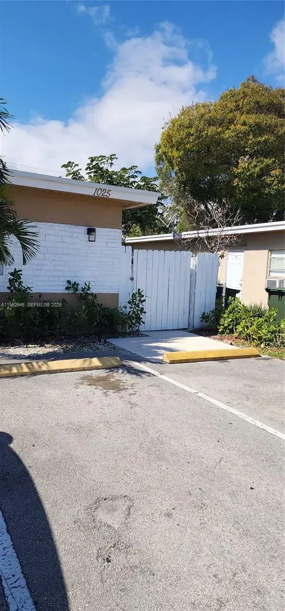 1025 NW 3rd Ave # 1, Fort Lauderdale FL 33311