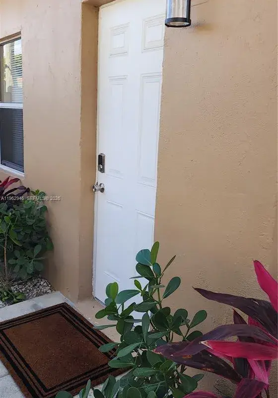 1025 NW 3rd Ave # 1, Fort Lauderdale FL 33311