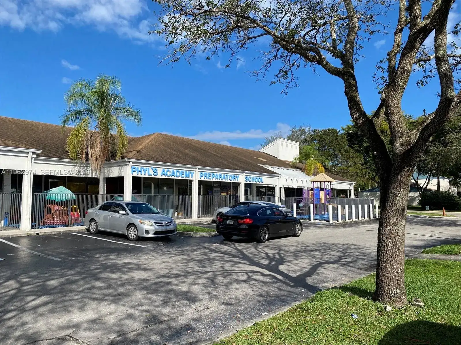 4040 SW 69th Ave, Miramar FL 33023 photo 2