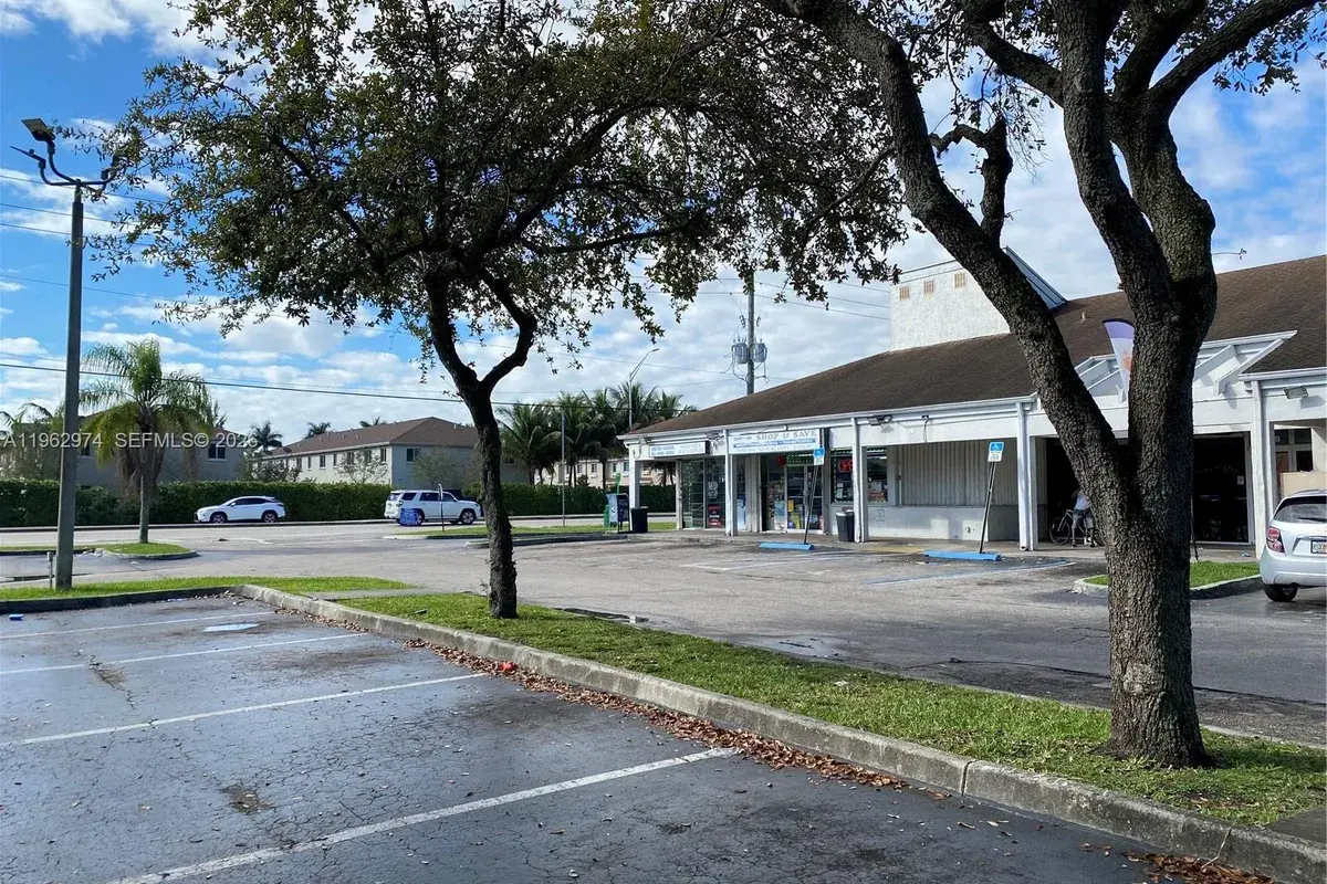 4040 SW 69th Ave, Miramar FL 33023