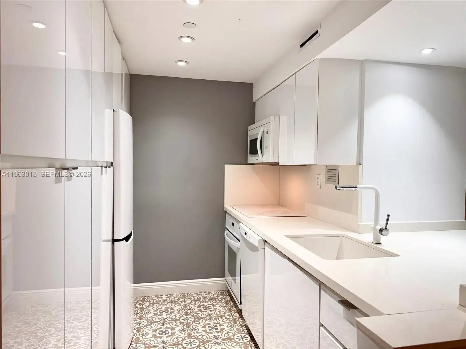 1200 West Ave # 1418, Miami Beach FL 33139 photo 4