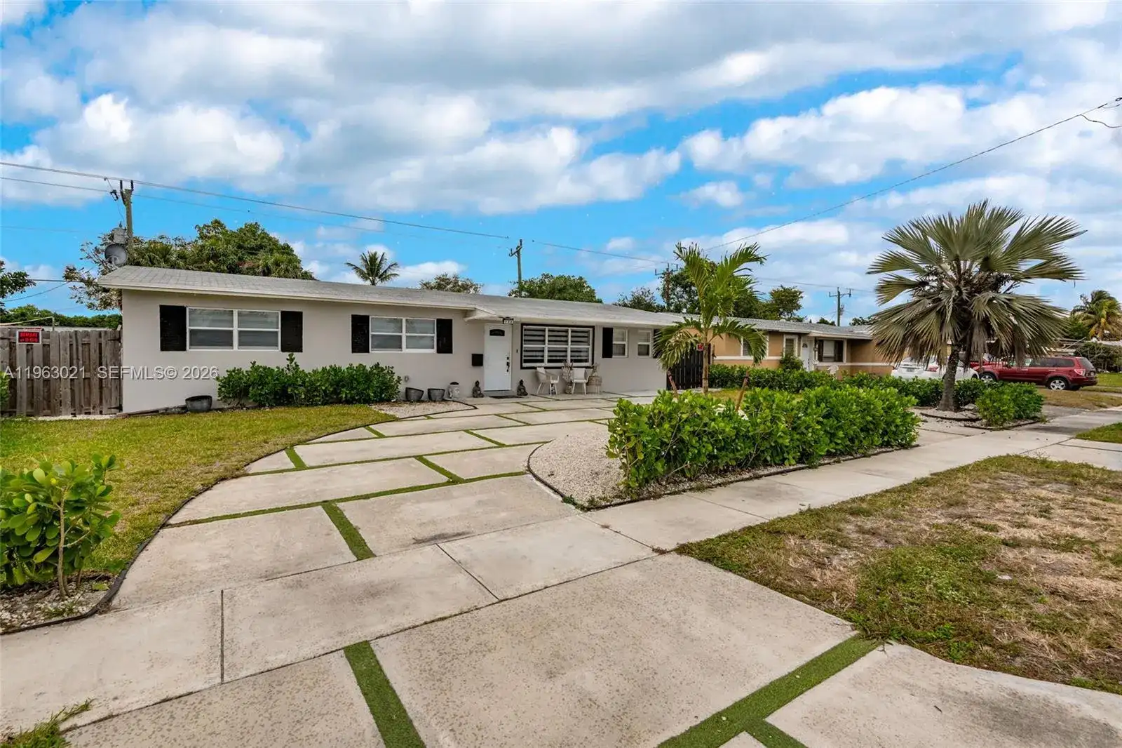 200 SW 69th Ter, Pembroke Pines FL 33023 photo 2