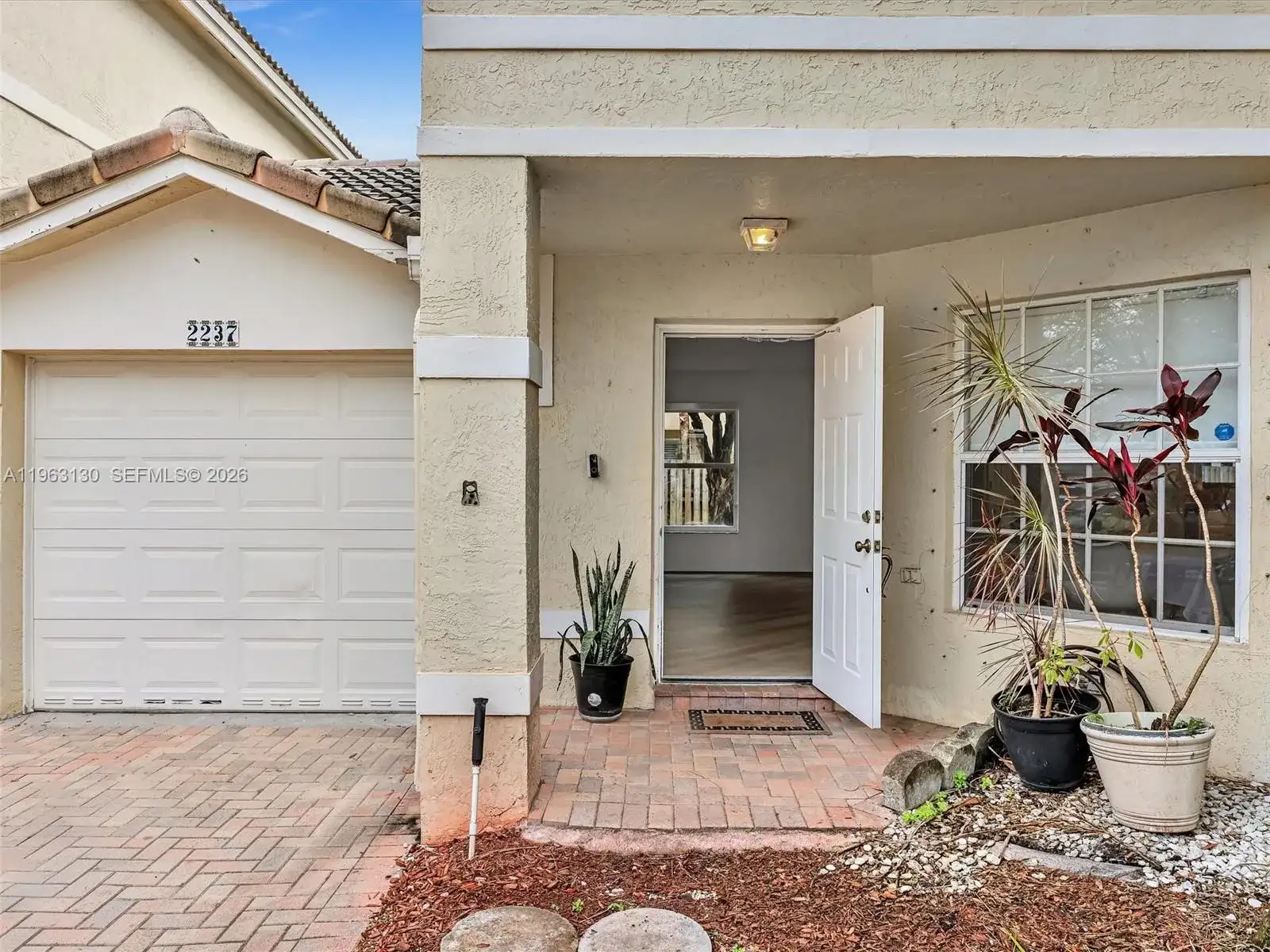 2237 NW 171st Ter, Pembroke Pines FL 33028 photo 2
