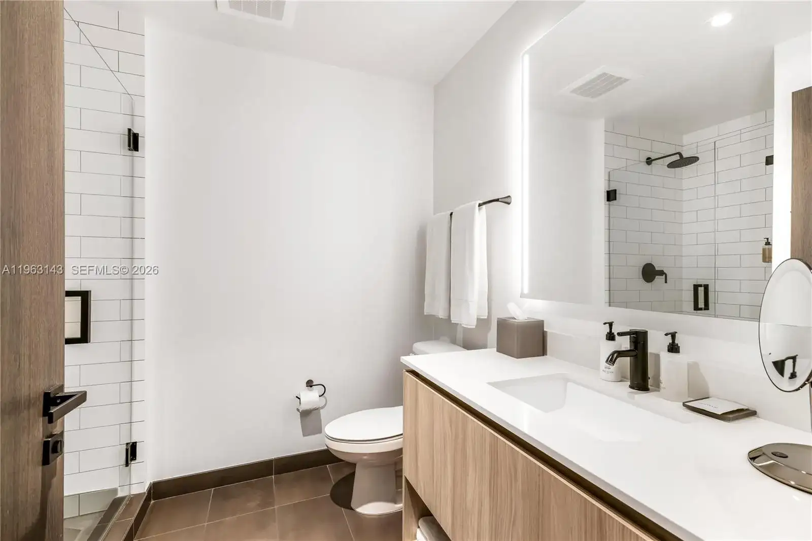 398 NE 5th St # 2205, Miami FL 33132 photo 5