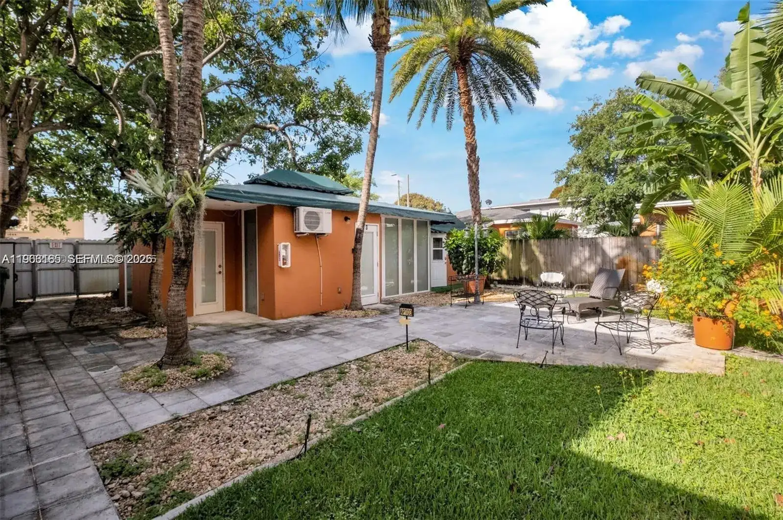 1033 NW 6th St, Miami FL 33136 photo 3