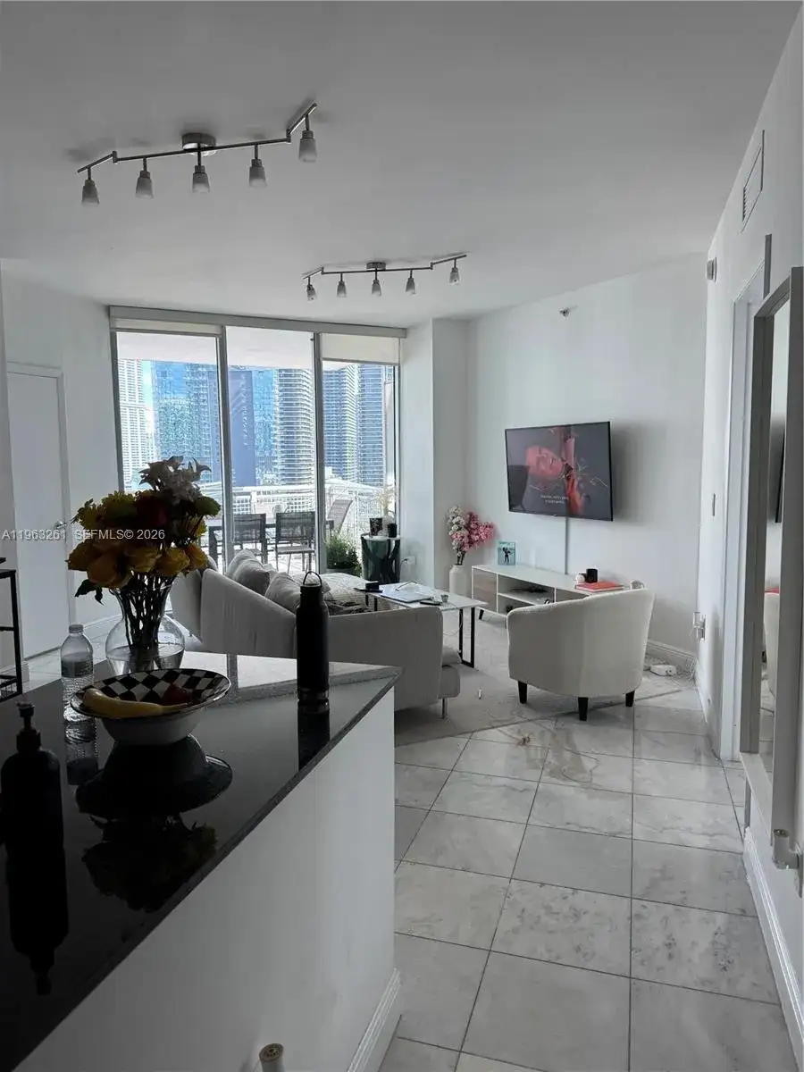 350 S Miami Ave # 3006, Miami FL 33130 photo 4