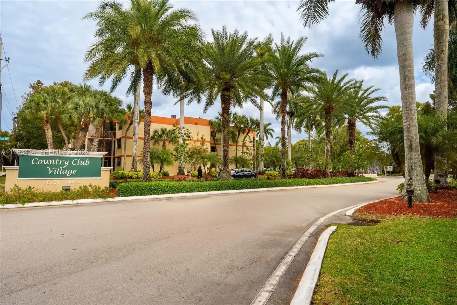 16475 Golf Club Rd # 307, Weston FL 33326 photo 2