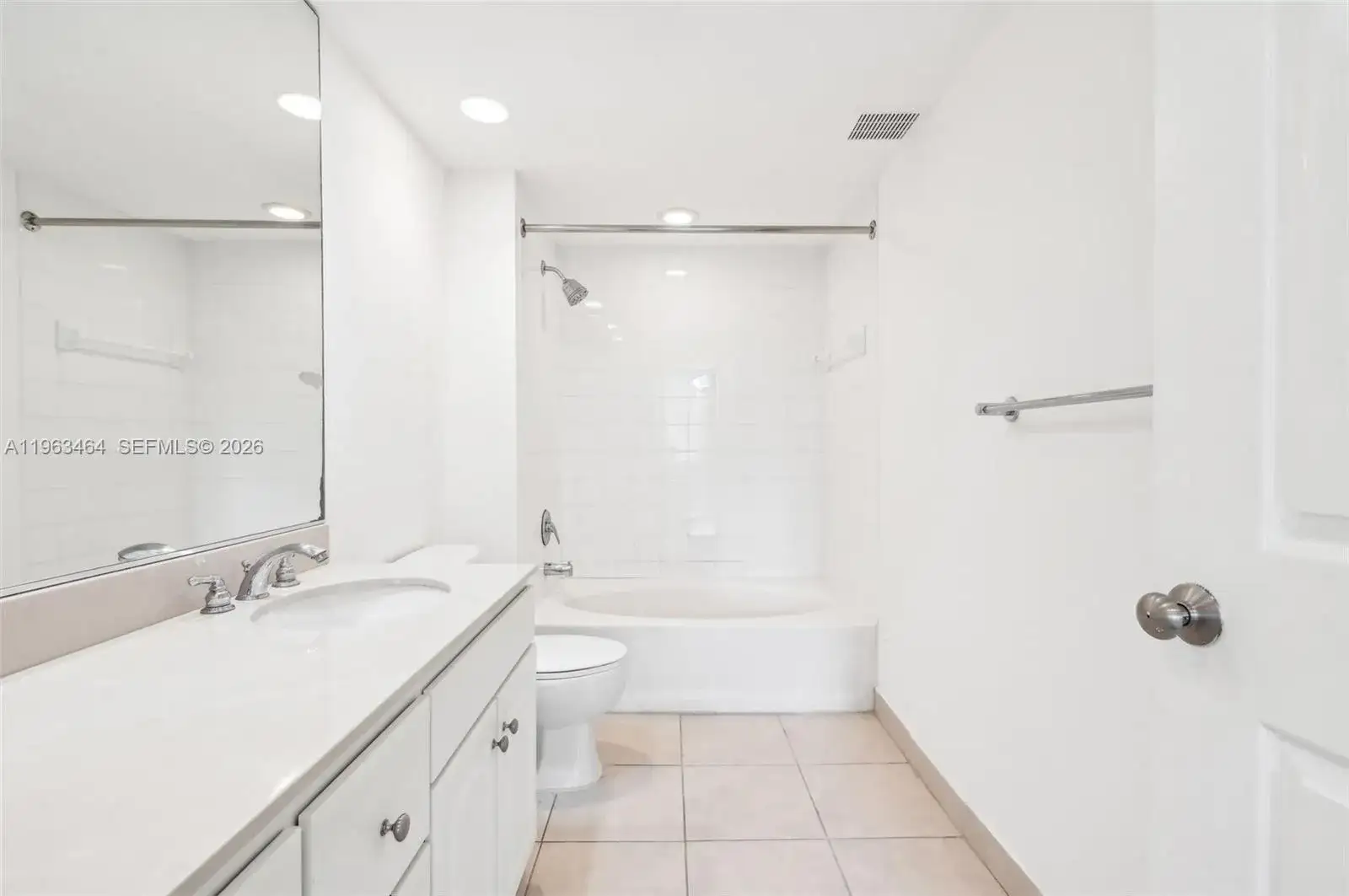 2000 N Bayshore Dr # 304, Miami FL 33137 photo 4