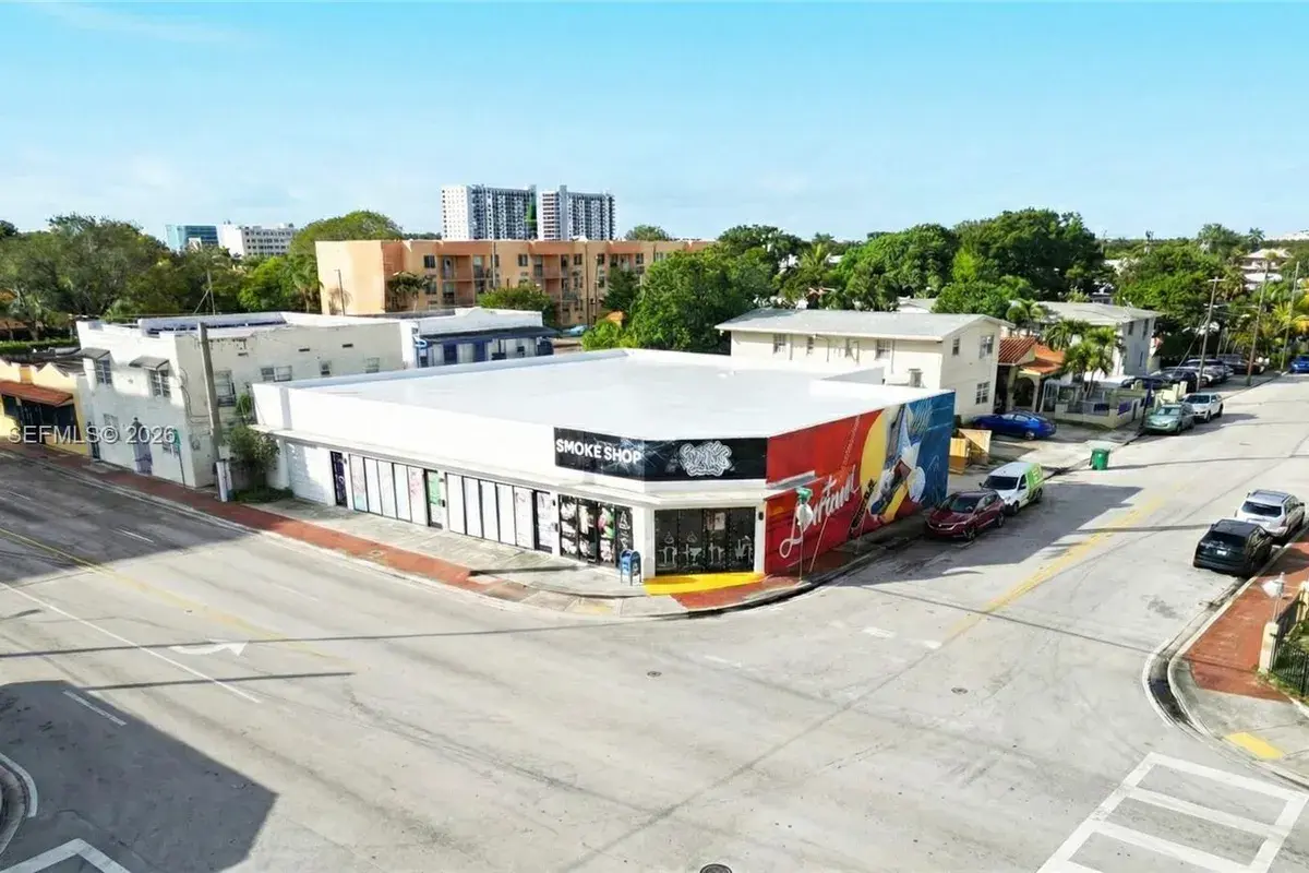 300 SW 17th Ave, Miami FL 33135