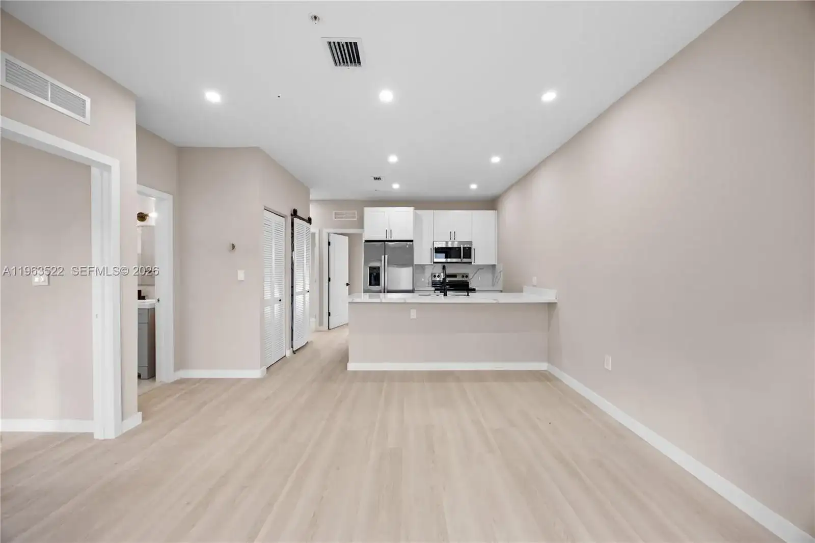 630 NE 166th St # 4, Miami FL 33162 photo 2
