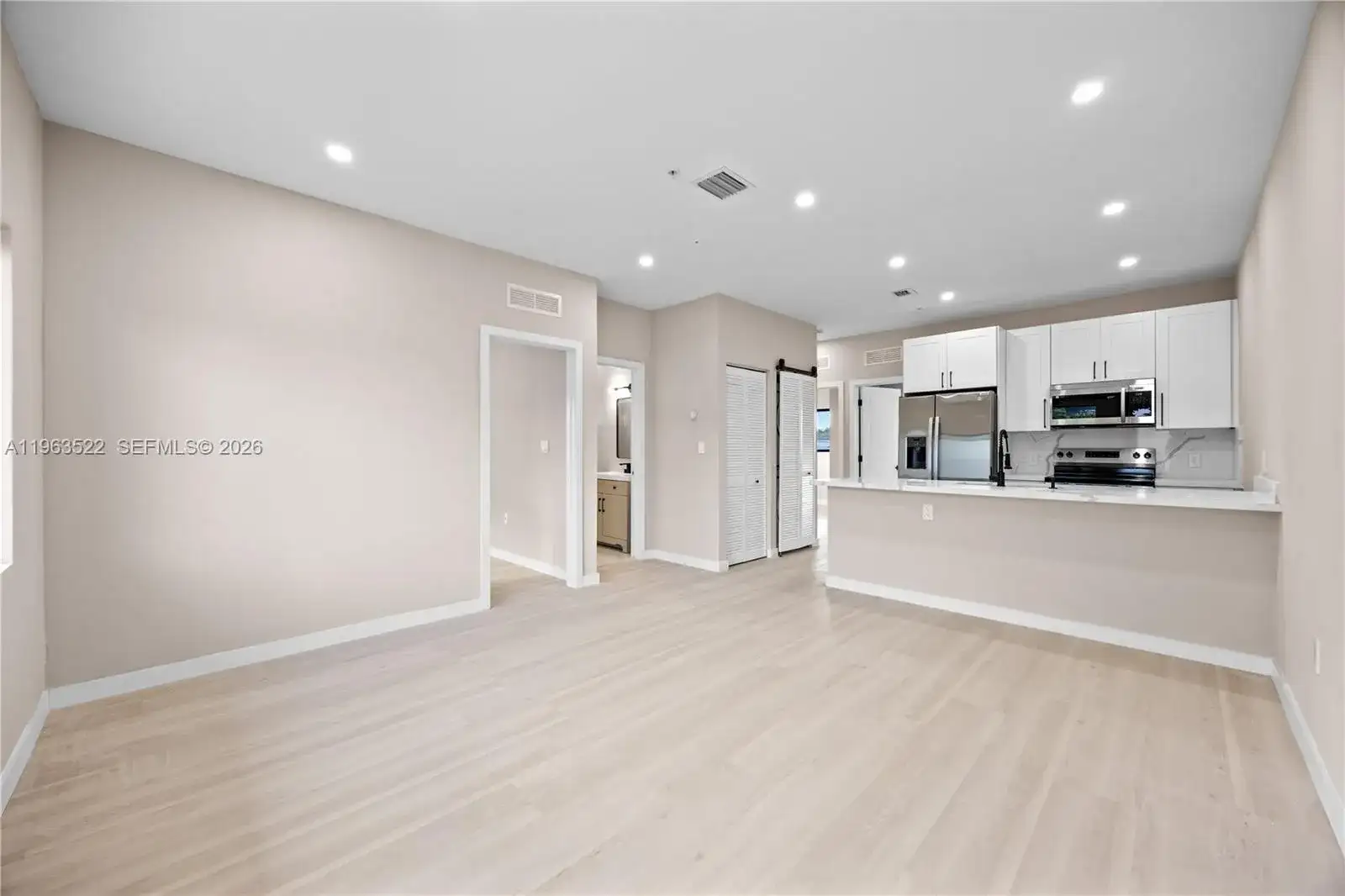 630 NE 166th St # 4, Miami FL 33162 photo 3