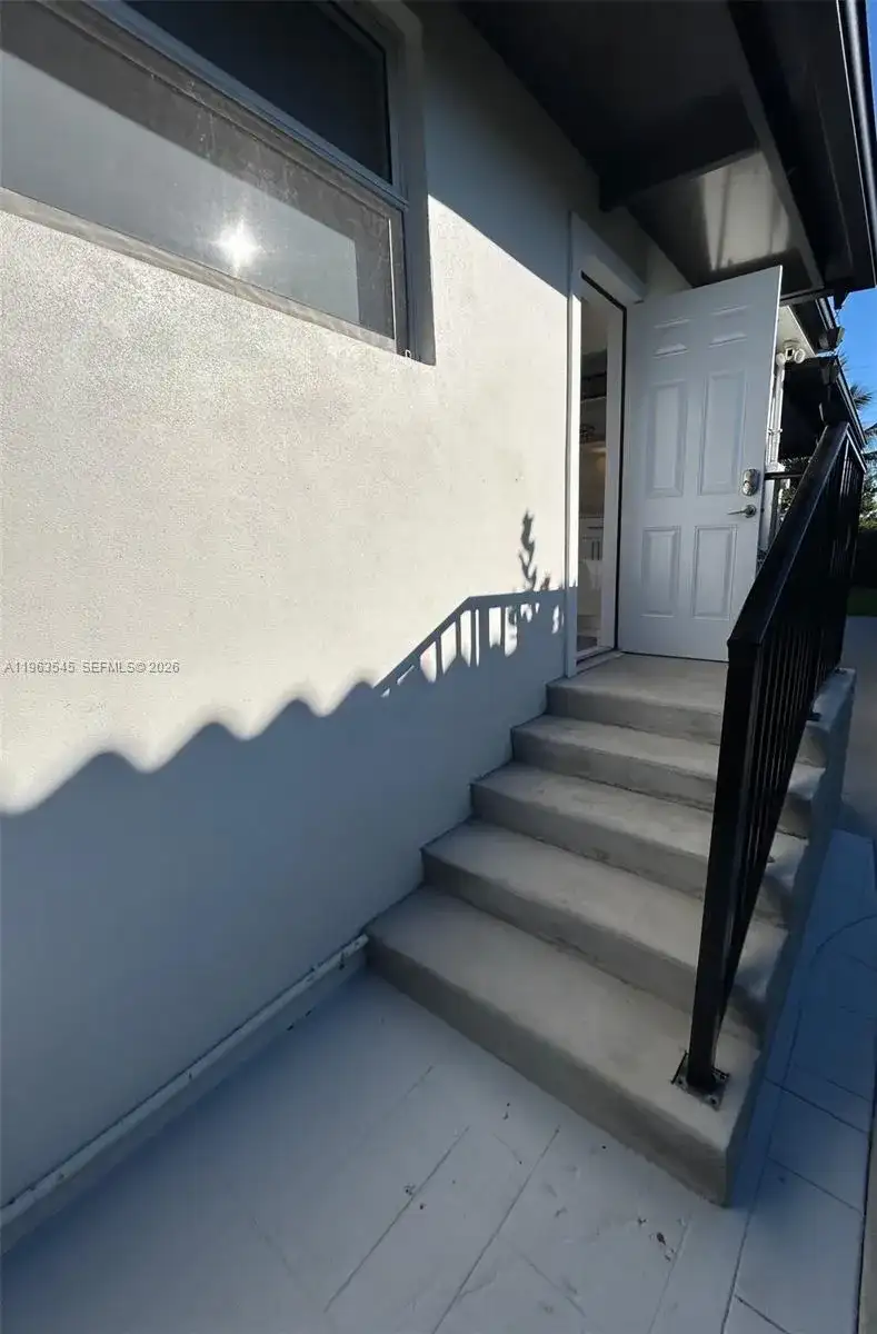 8000 SW 19th St, Miami FL 33155 photo 3
