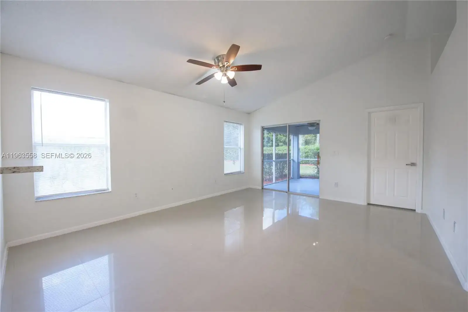 452 SE 20th Dr, Homestead FL 33033 photo 4