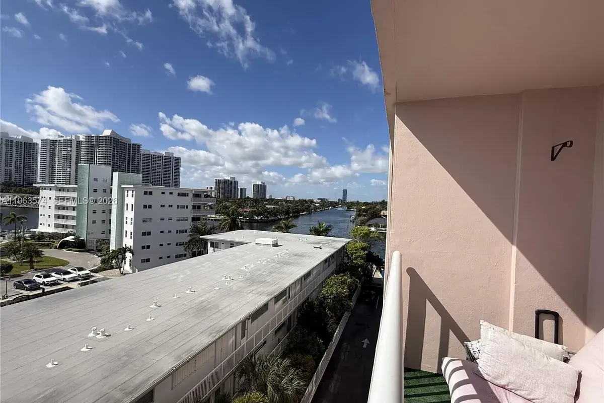 3161 S Ocean Dr # 608, Hallandale Beach FL 33009