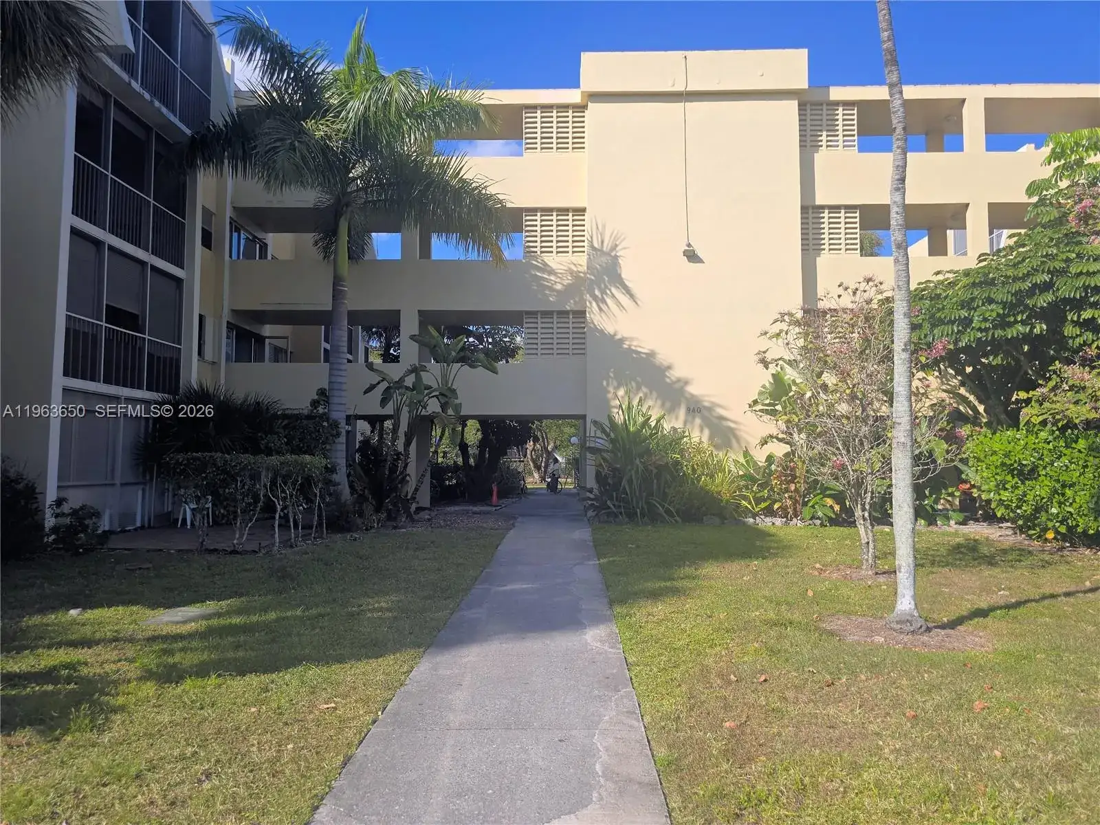 940 NE 199th St # 114, Miami FL 33179 photo 2