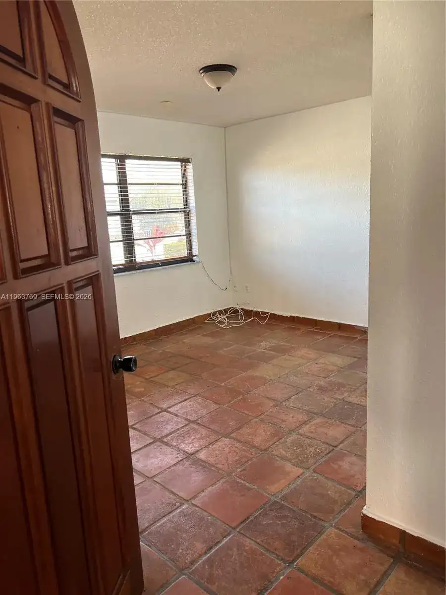 2950 SW 135th Ave, Miami FL 33175 photo 2