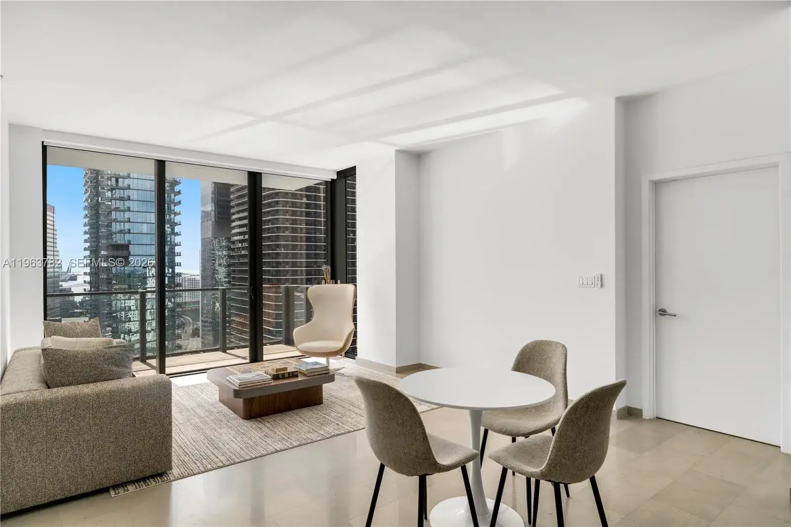 88 SW 7th St # 2105, Miami FL 33130 photo 2
