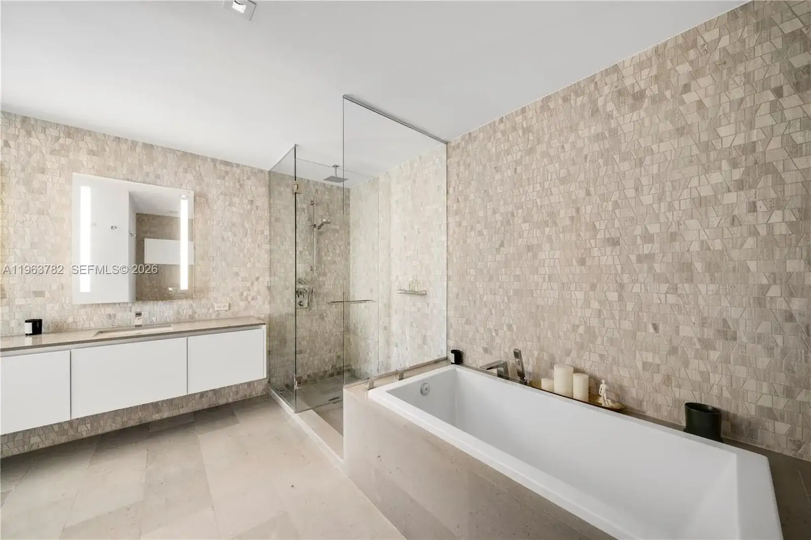 88 SW 7th St # 2105, Miami FL 33130 photo 5