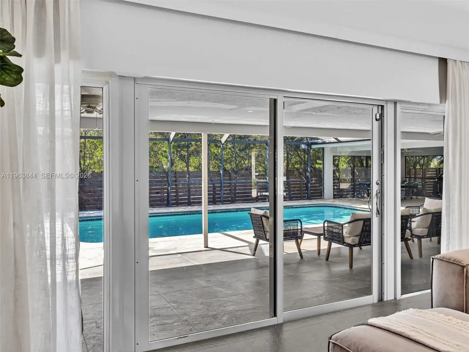 840 S Southlake Dr, Hollywood FL 33019 photo 4