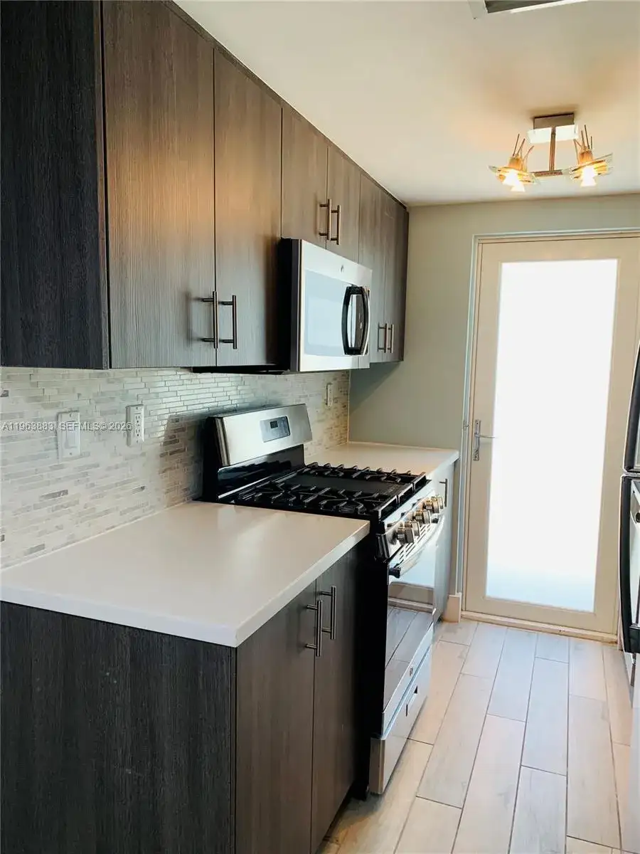 942 Lenox Ave # 07, Miami Beach FL 33139 photo 2