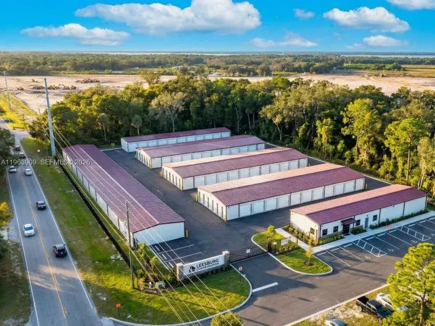 9915 County Rd 44. Leesburg, Other City - In The State Of Florida FL 34788