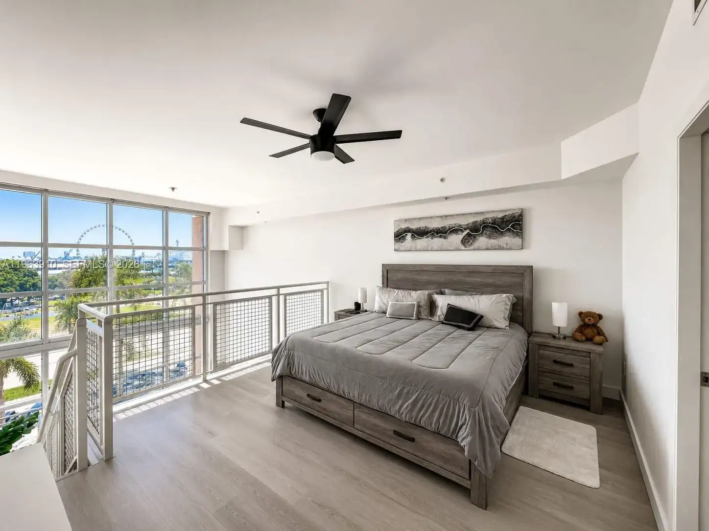 253 NE 2nd St # 433, Miami FL 33132 photo 5