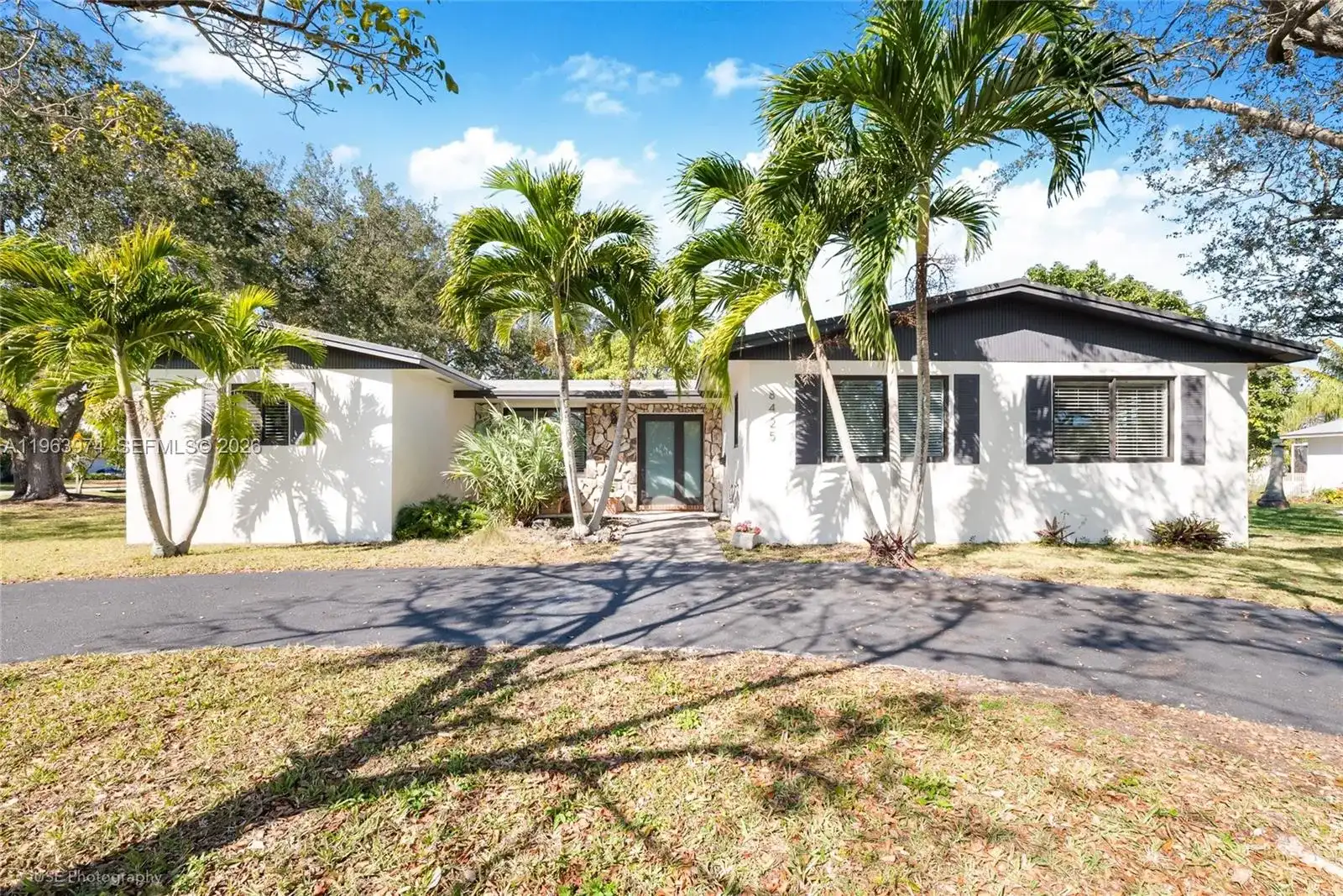 8425 SW 174th St, Palmetto Bay FL 33157
