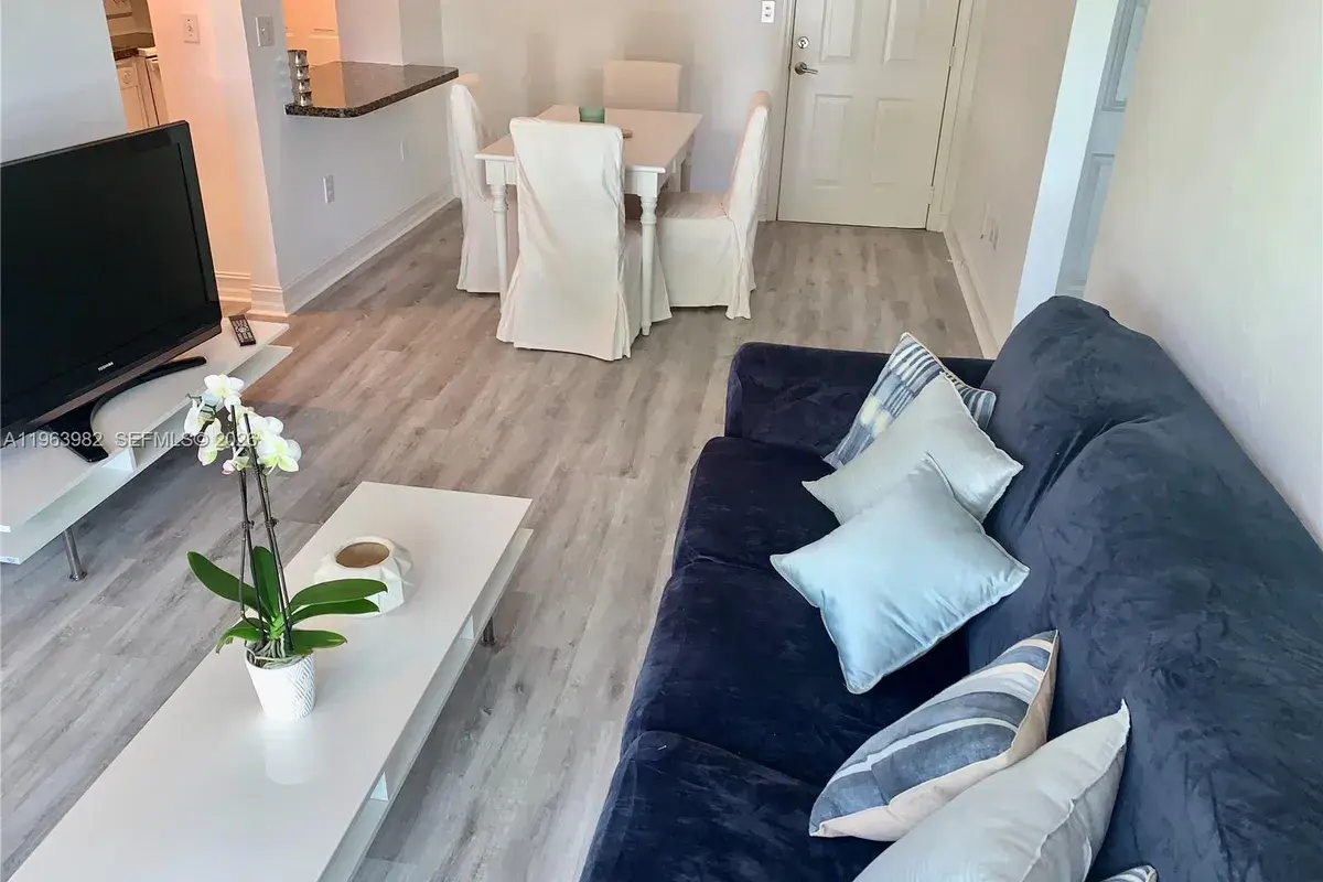 290 Sunrise Dr # 304, Key Biscayne FL 33149