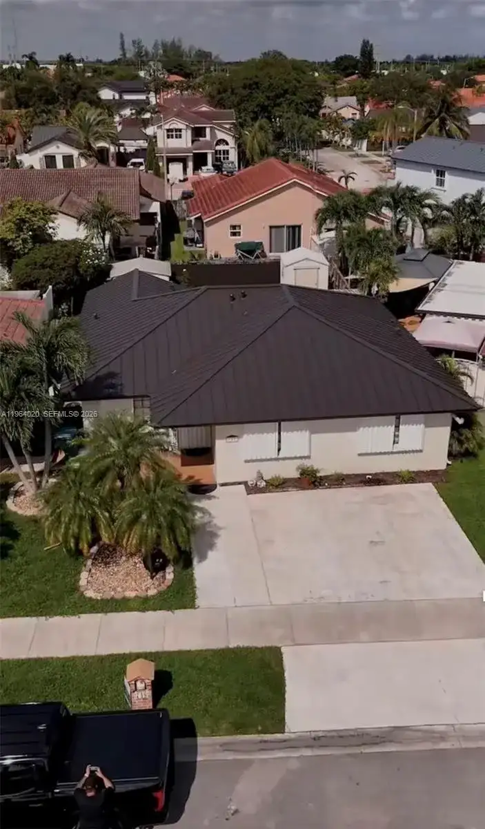 748 NW 133rd Ave, Miami FL 33182 photo 2