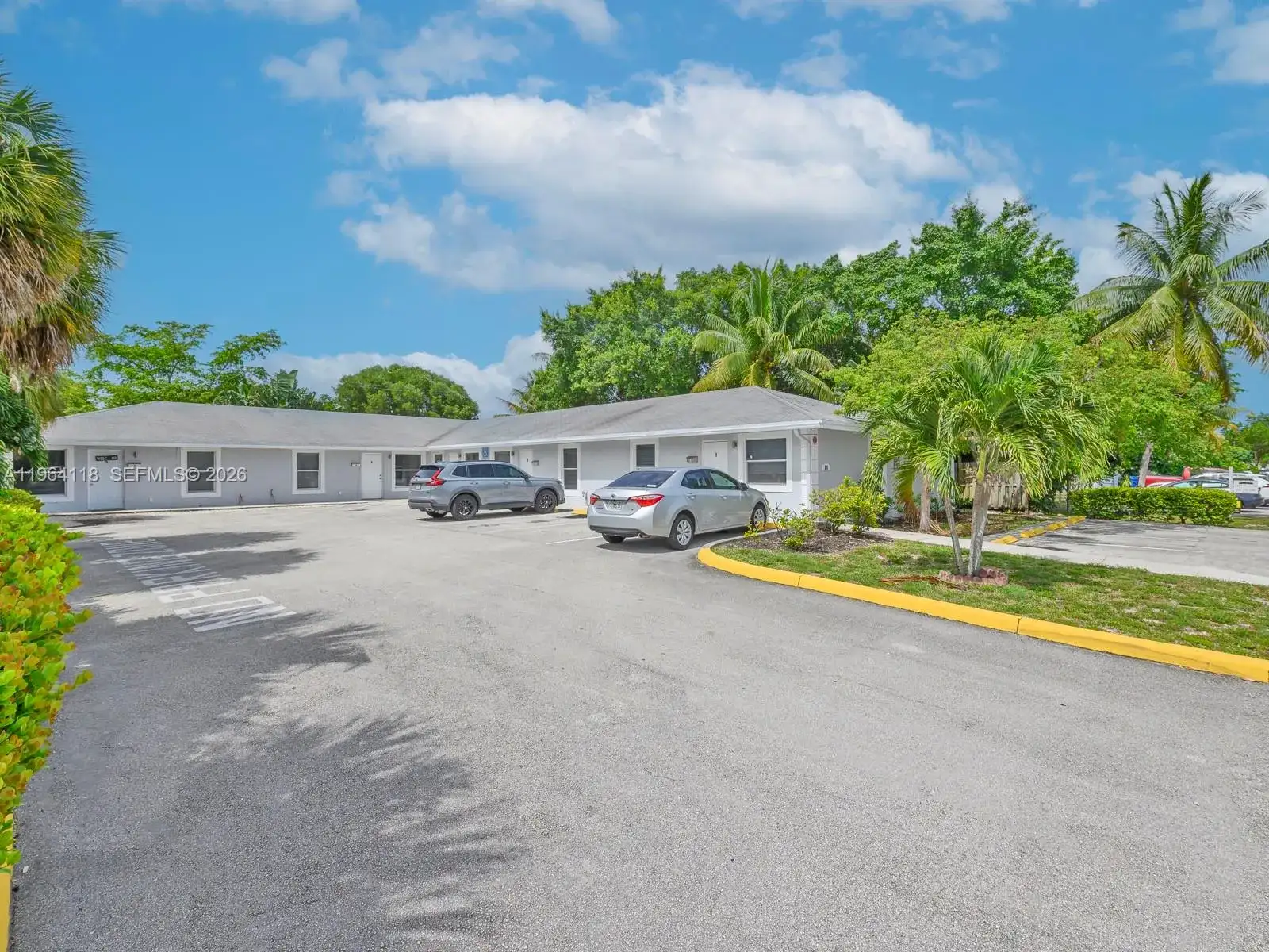 241 NW 40th St # 4, Oakland Park FL 33309 photo 2