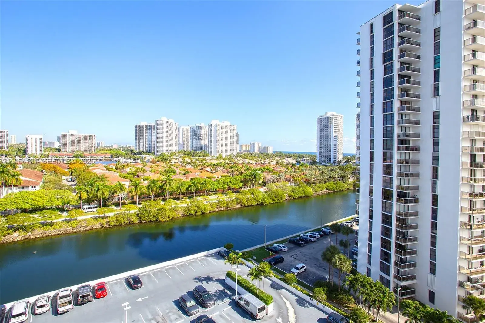 3675 N Country Club Dr # 1102, Aventura FL 33180