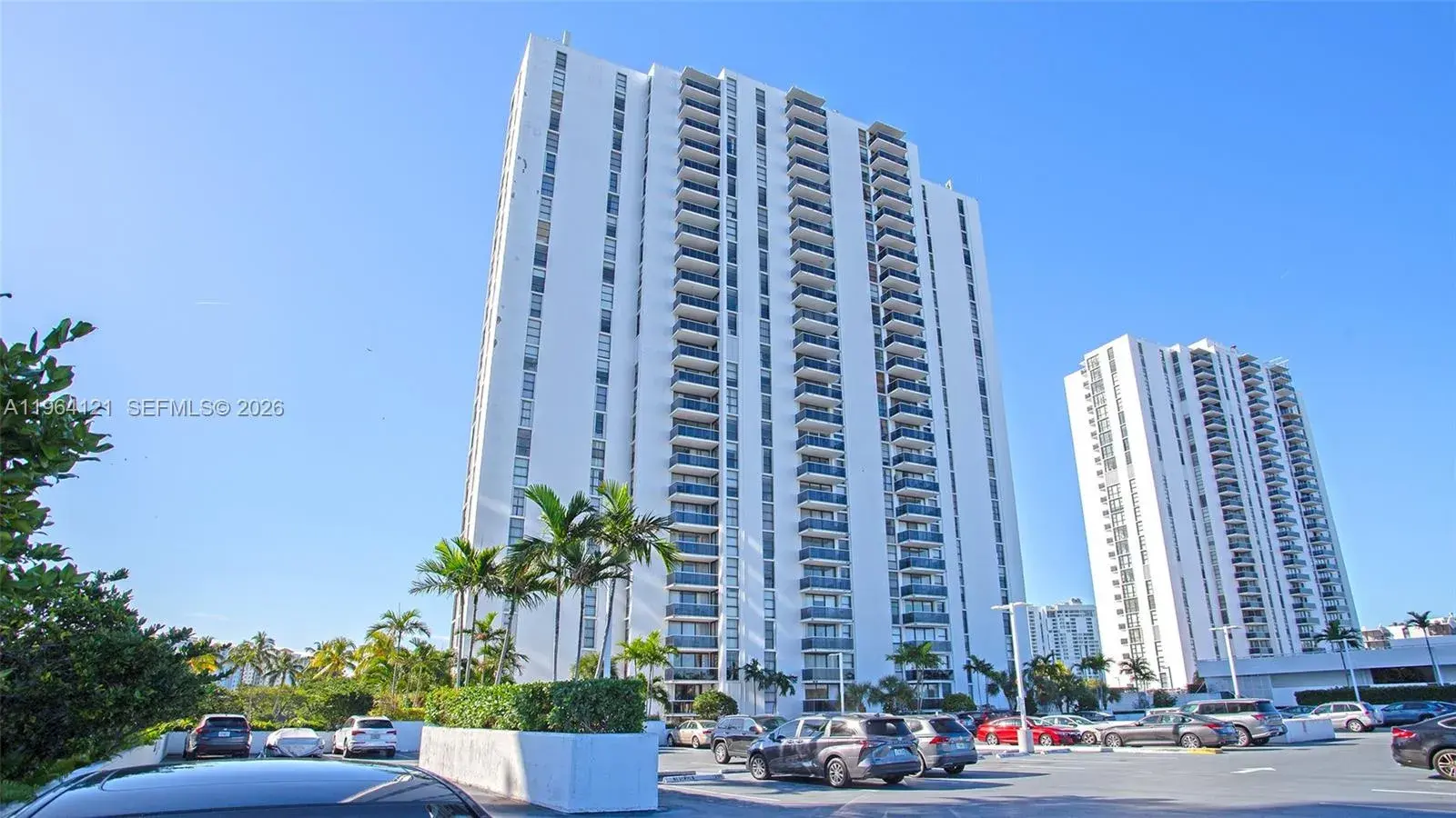 3675 N Country Club Dr # 1102, Aventura FL 33180