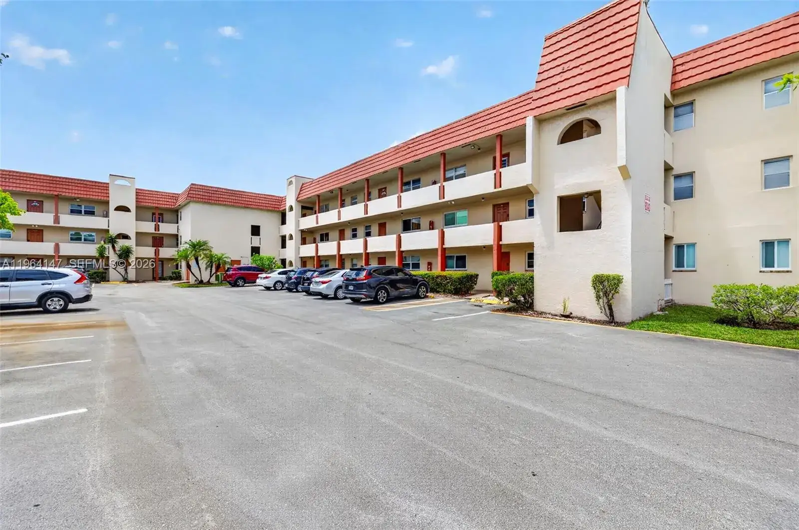 8040 N Sunrise Lakes Dr # 108, Sunrise FL 33322