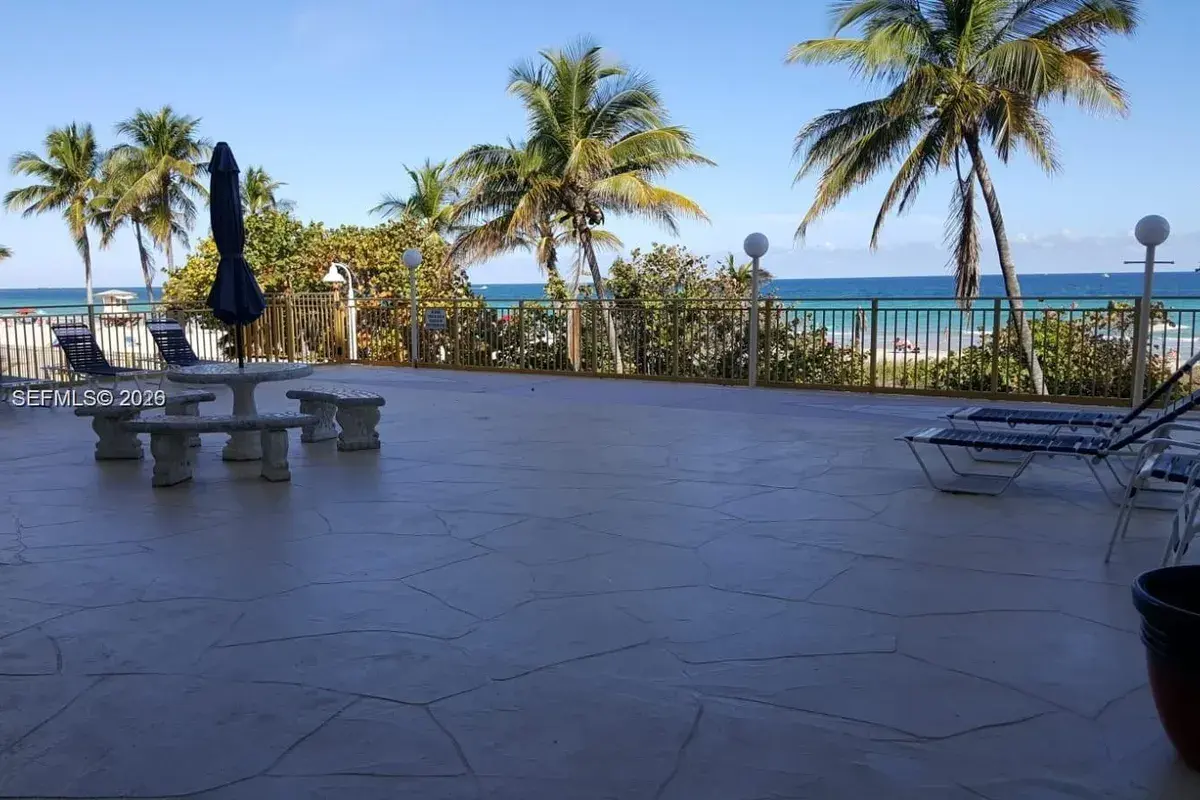 901 S Surf Rd # 207, Hollywood FL 33019