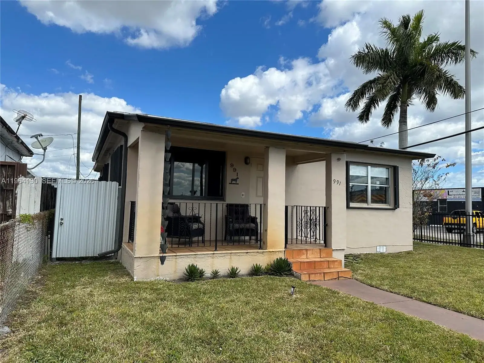 991 E 47th St, Hialeah FL 33013 photo 2