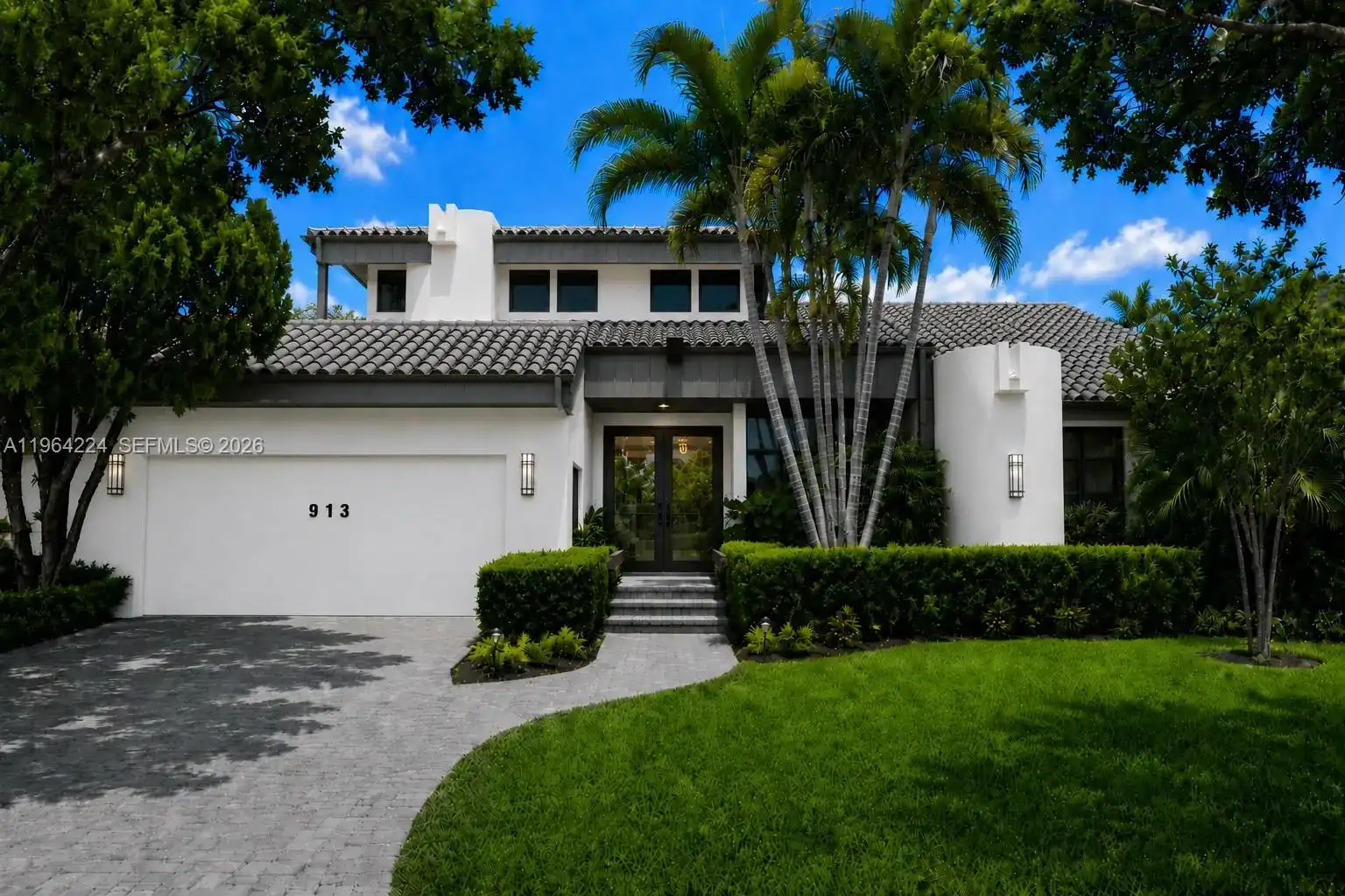 913 Diplomat Parkway, Hallandale Beach FL 33009