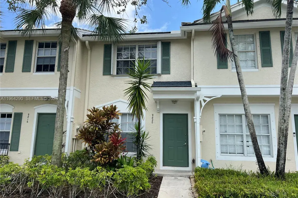 9820 NW 56th Pl, Coral Springs FL 33076