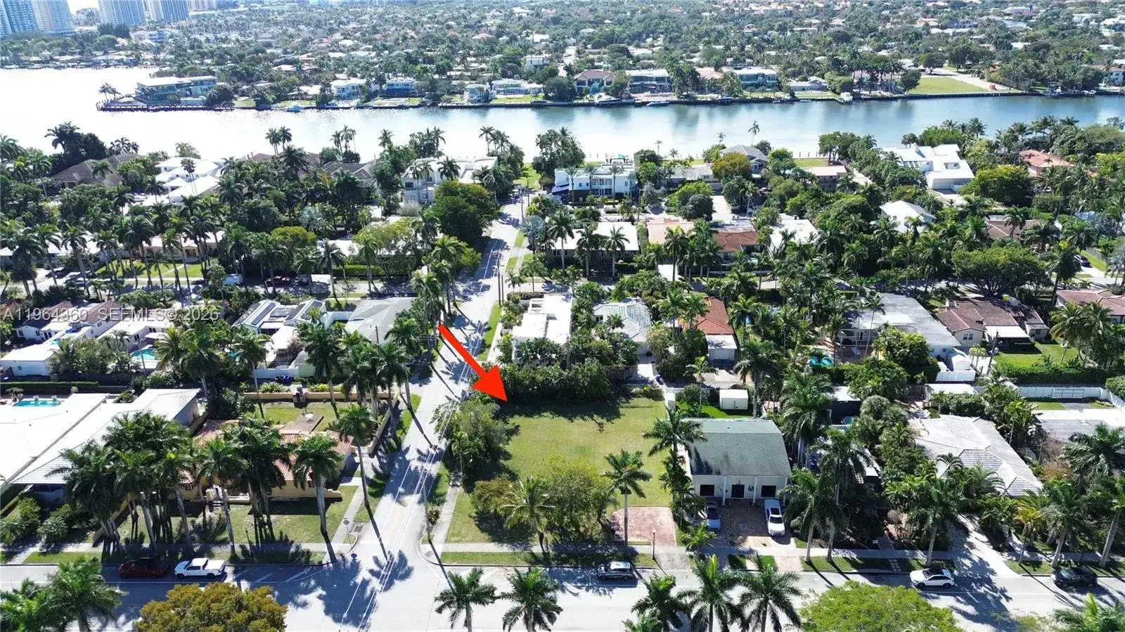 1000 Harrison St, Hollywood FL 33019 photo 2
